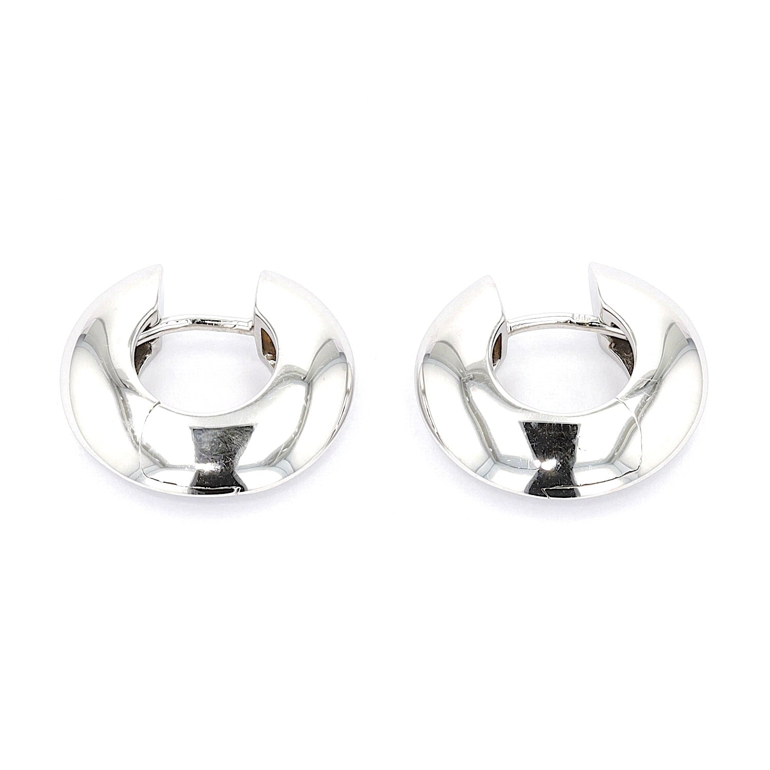1 pair of hoop earrings in 585 white gold, horizontal top view