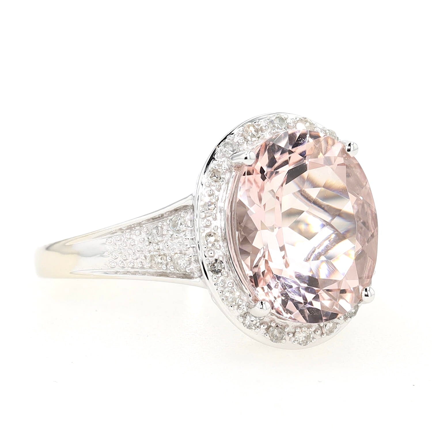 Ring in 585 white gold with a morganite and diamonds, turned horizontally to the right