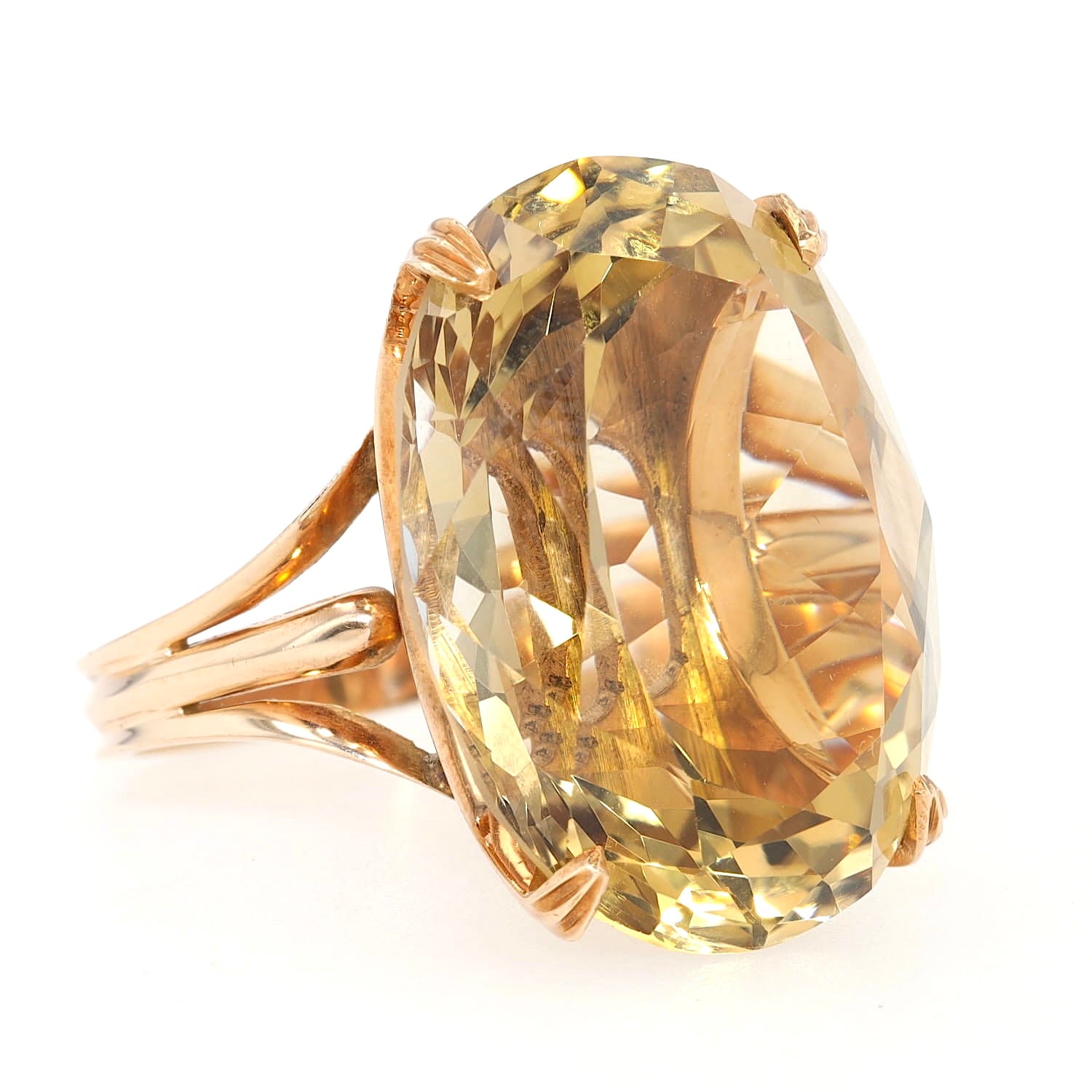 Ring in 585 rose gold with an approx. 40 ct citrine, turned horizontally to the right