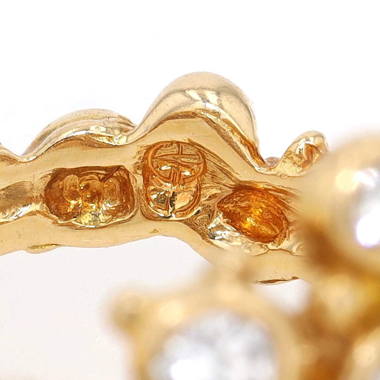 Ring probably by Gilbert Albert in 750 yellow gold with brilliants, hallmarks on one side