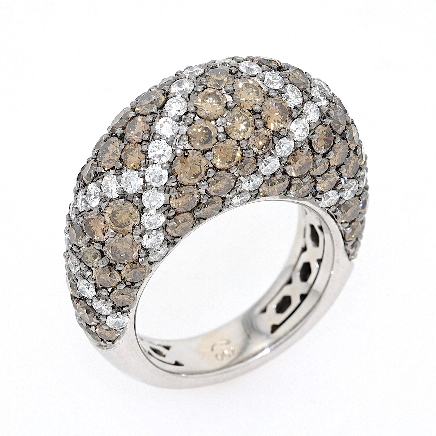 Ring in 750 white gold with white and champagne-colored brilliants, side view