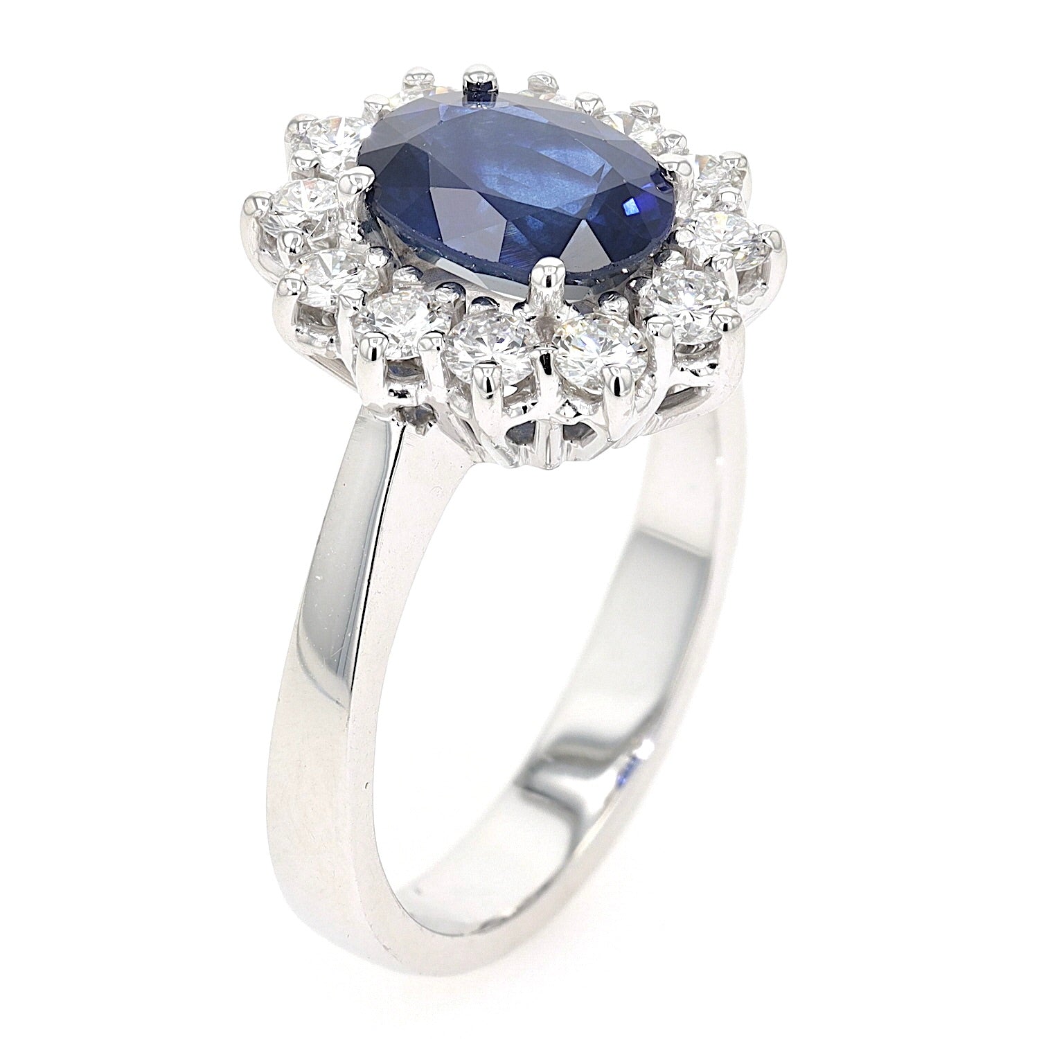 Ring in 750 white gold with a sapphire and brilliants, standing