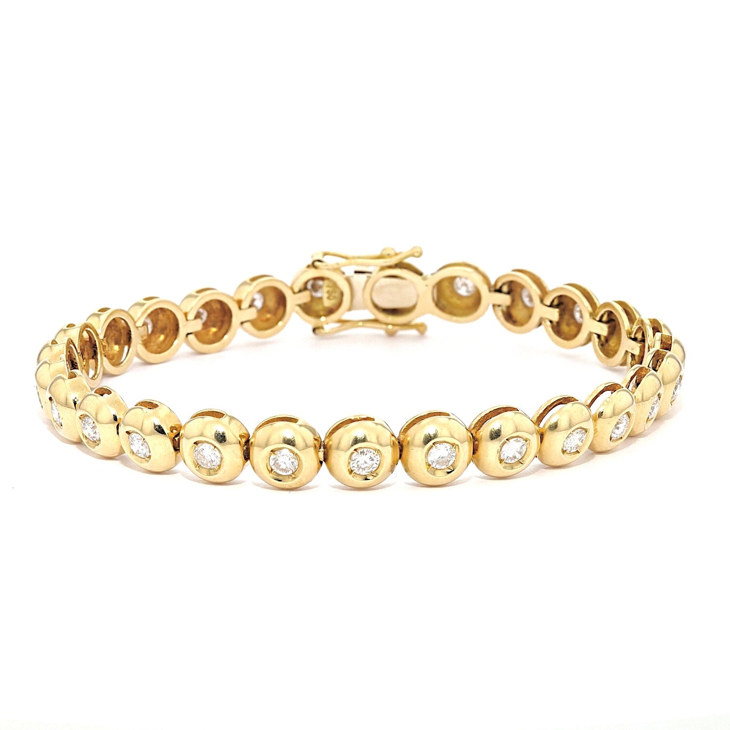 Bracelet in 750 yellow gold with a total of. approx. 1.75 ct, lying frontally