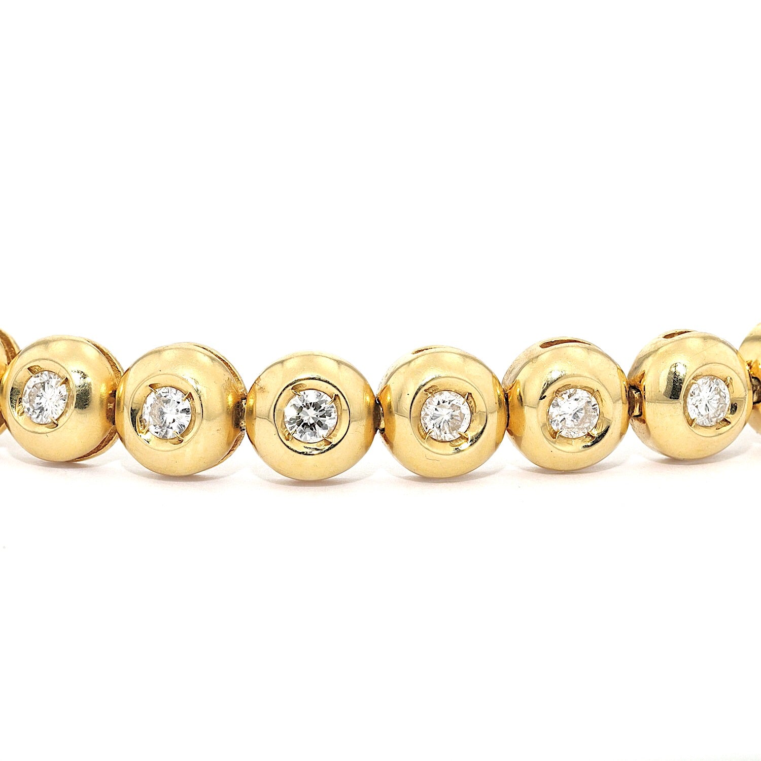 Bracelet in 750 yellow gold with a total of. approx. 1.75 ct, lying frontal close-up 2