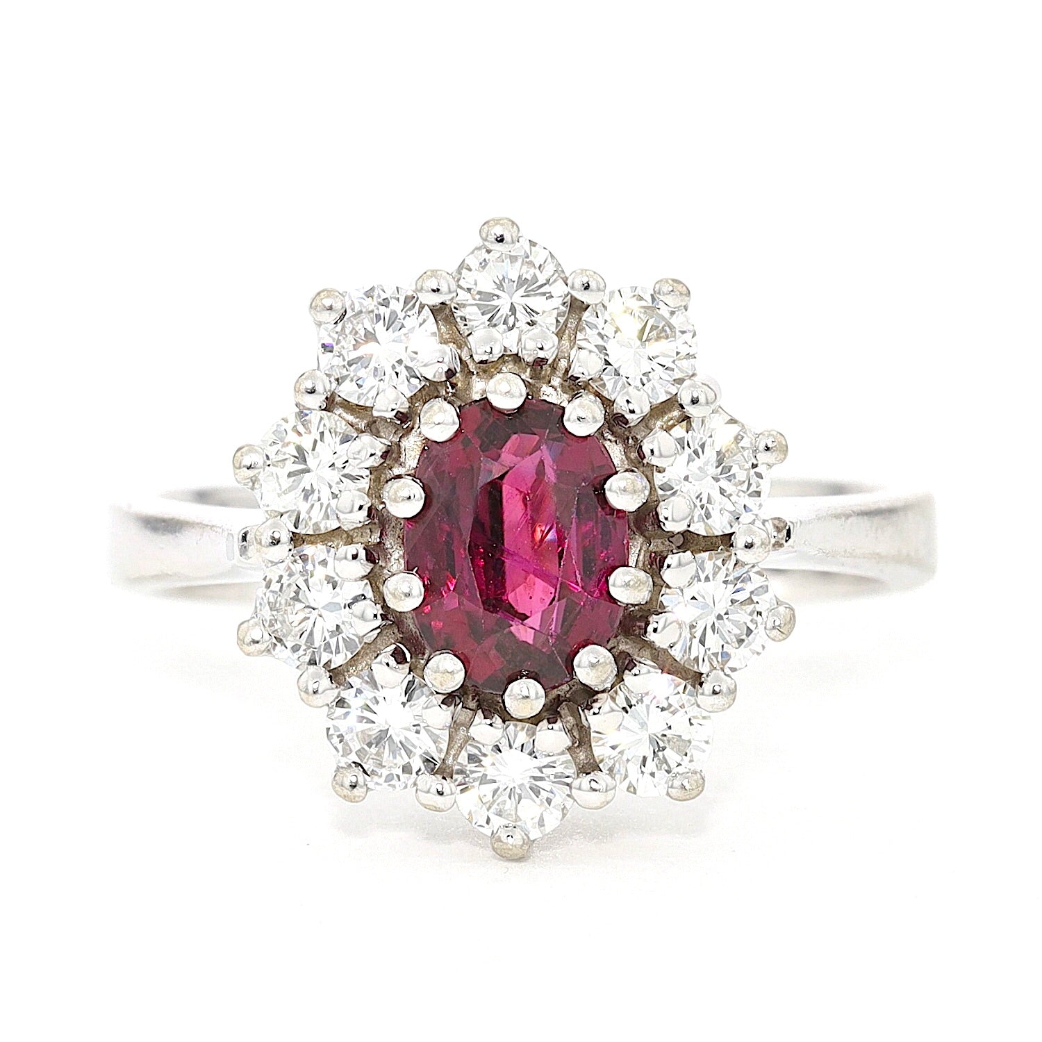 Ring in 585 white gold with a Ruby 1.1 ct and brilliants, total approx. 0.80 ct, lying frontally