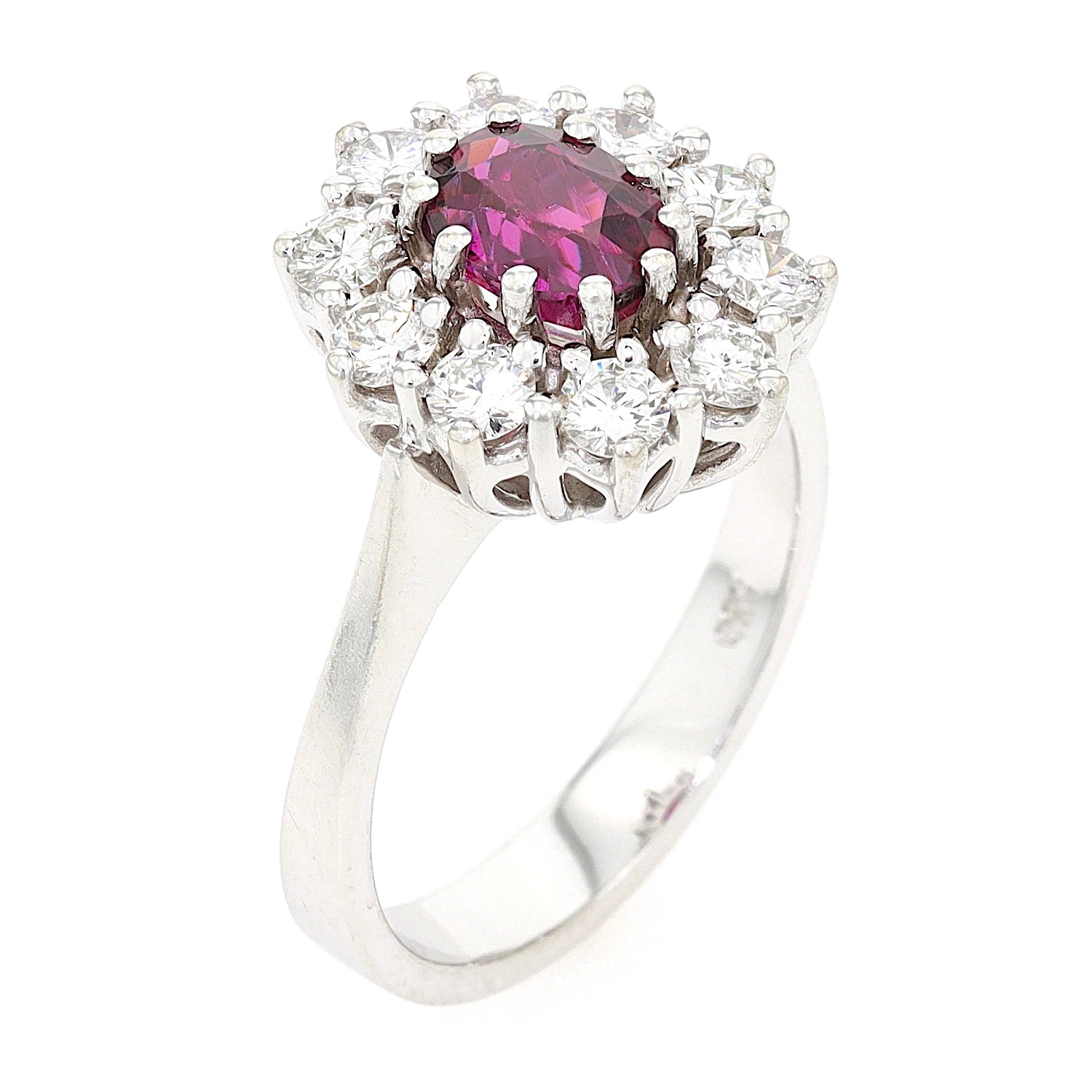 Ring in 585 white gold with a Ruby 1.1 ct and brilliants, total approx. 0.80 ct, standing