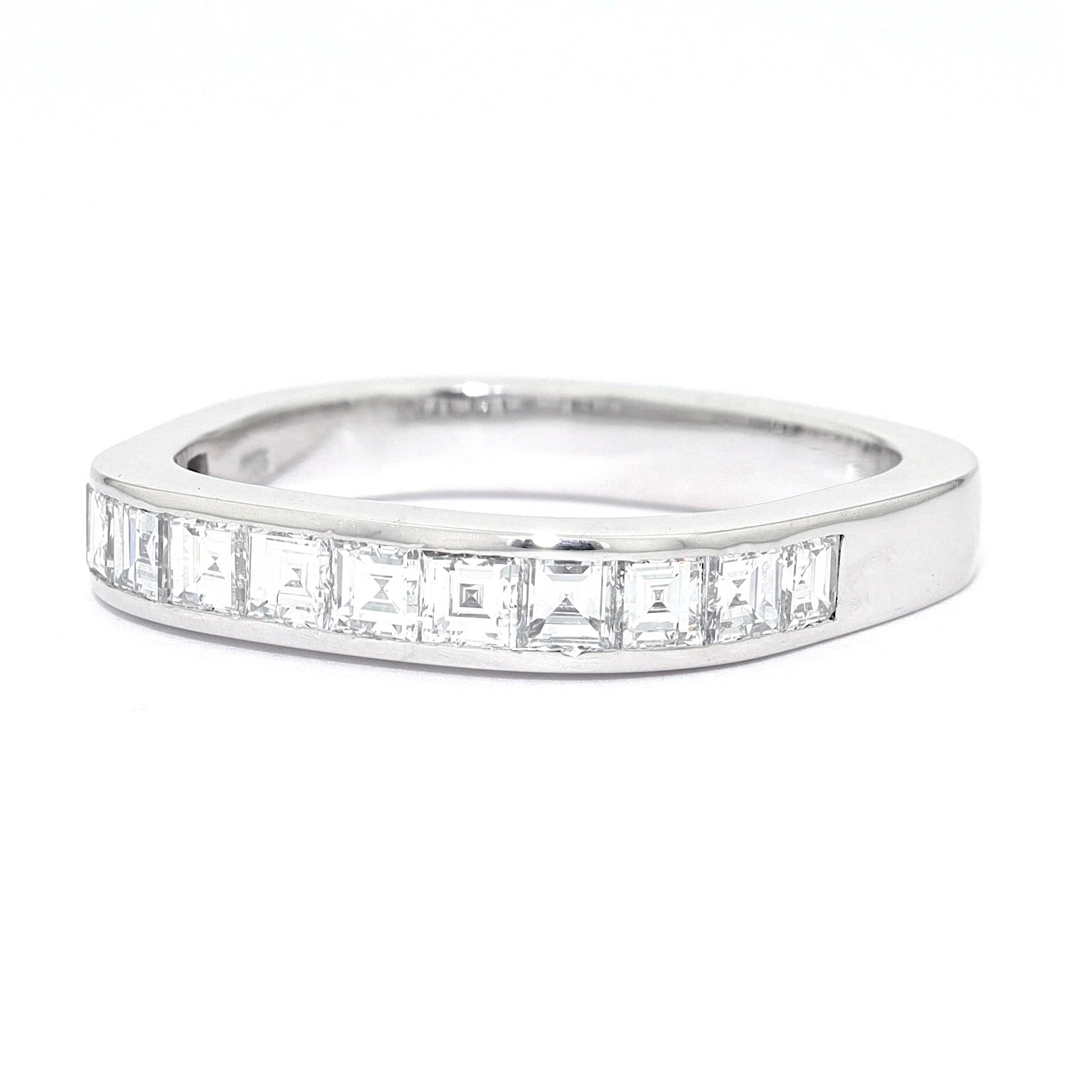 Ring in 750 white gold with diamonds, total approx. 1.2 ct, turned horizontally to the left