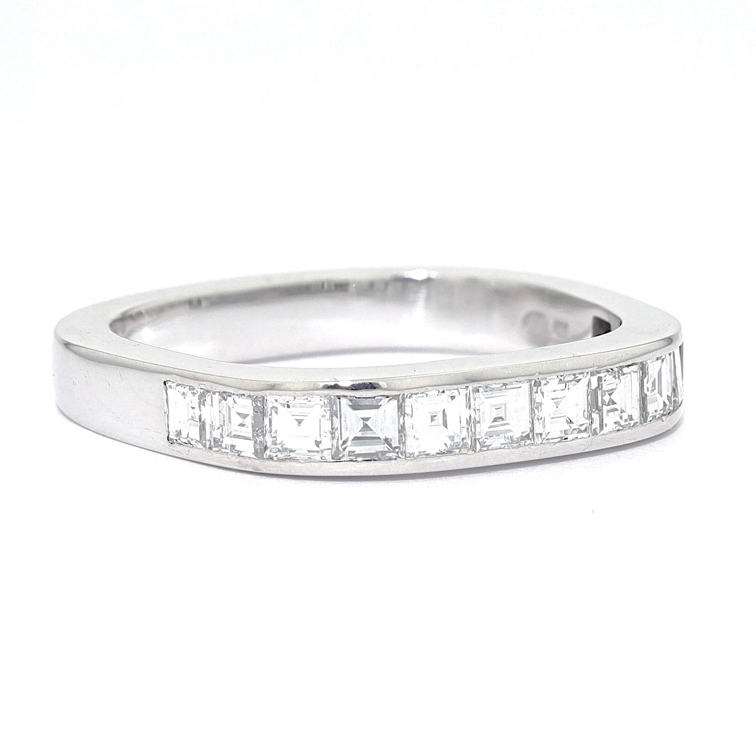 Ring in 750 white gold with diamonds, total approx. 1.2 ct, turned horizontally to the right