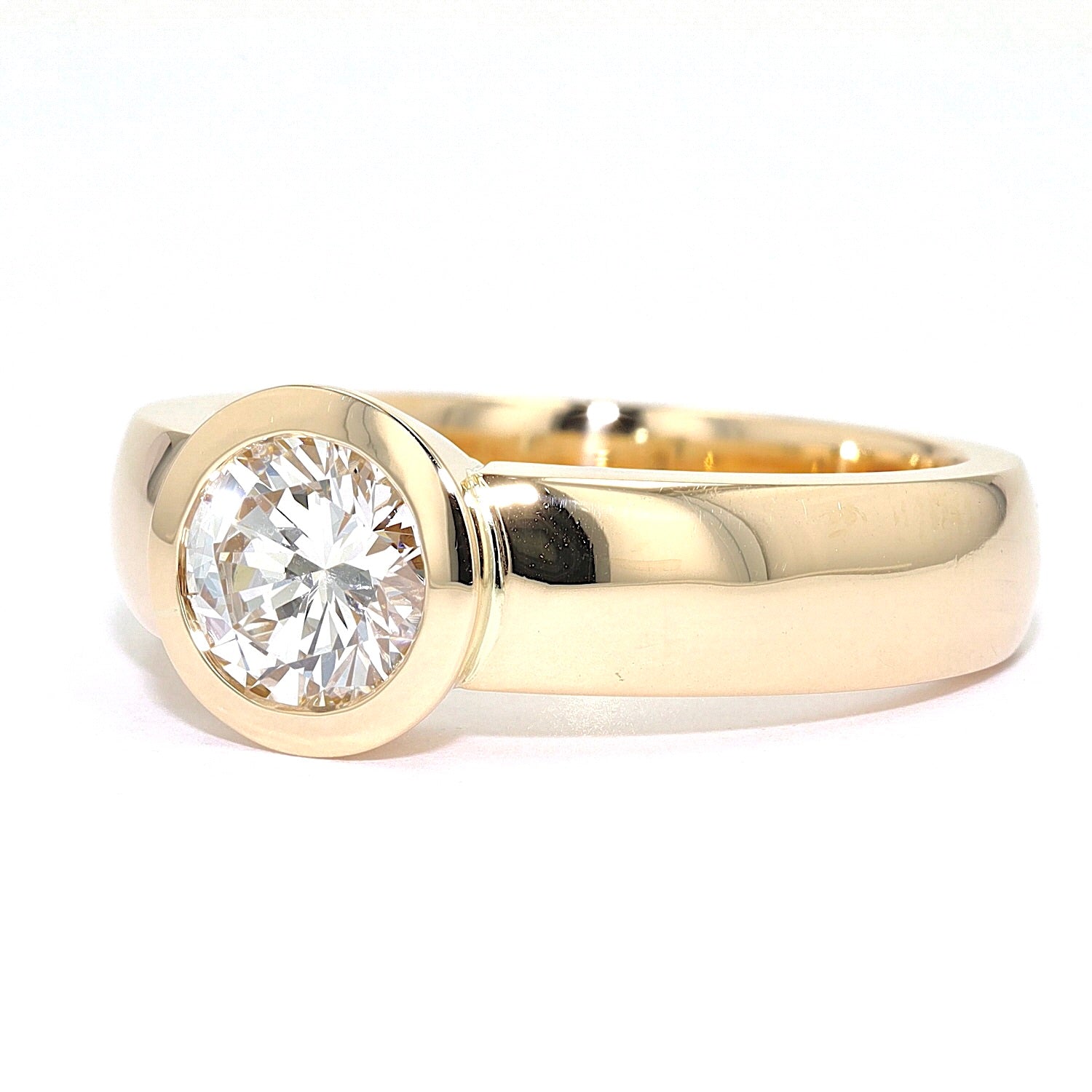 Ring by Willer in 750 rose gold with a brilliants, approx. 1.1 ct, turned horizontally to the left