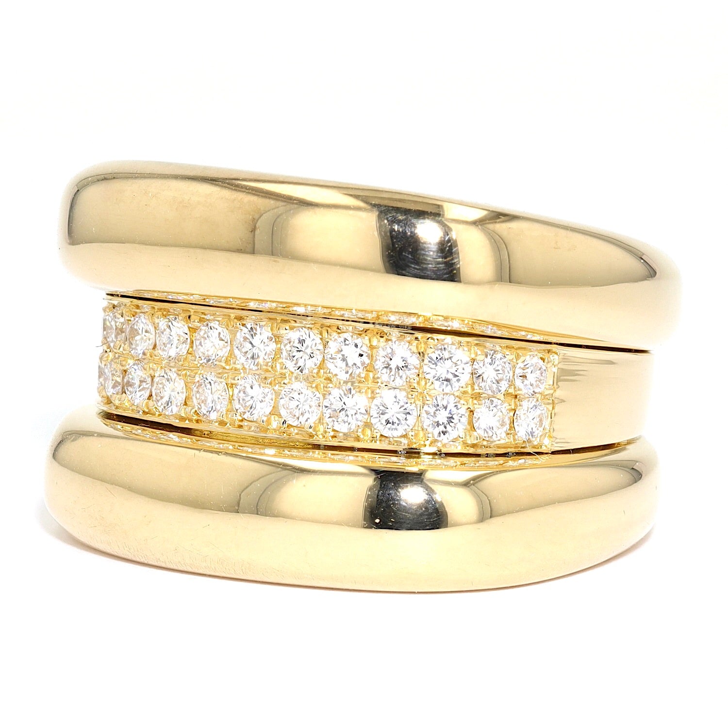 Ring in 750 yellow gold with a total of approx. 0.32 ct brilliants, turned horizontally to the left