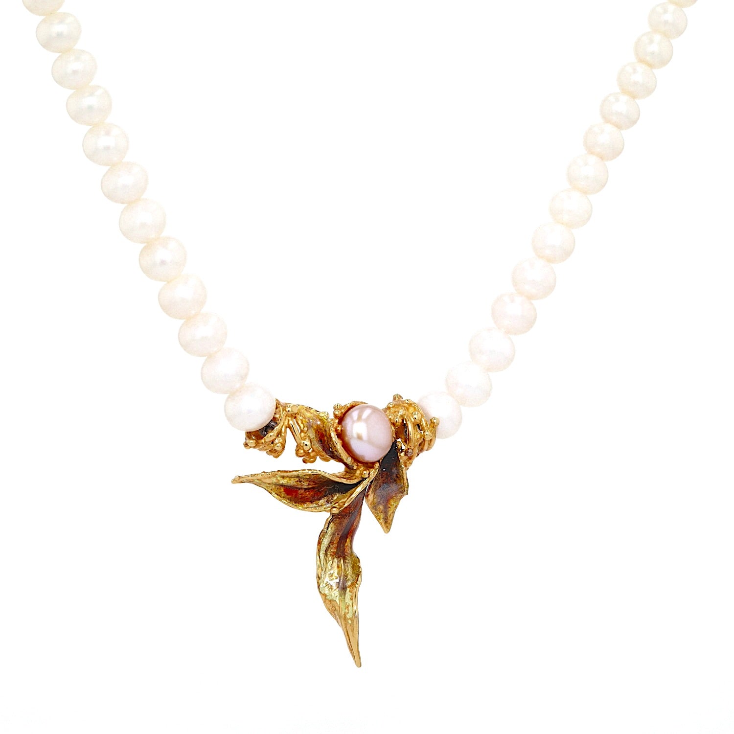 Ehinger Schwarz cultured pearl necklace with 750 gold and enamel, hanging right twisted