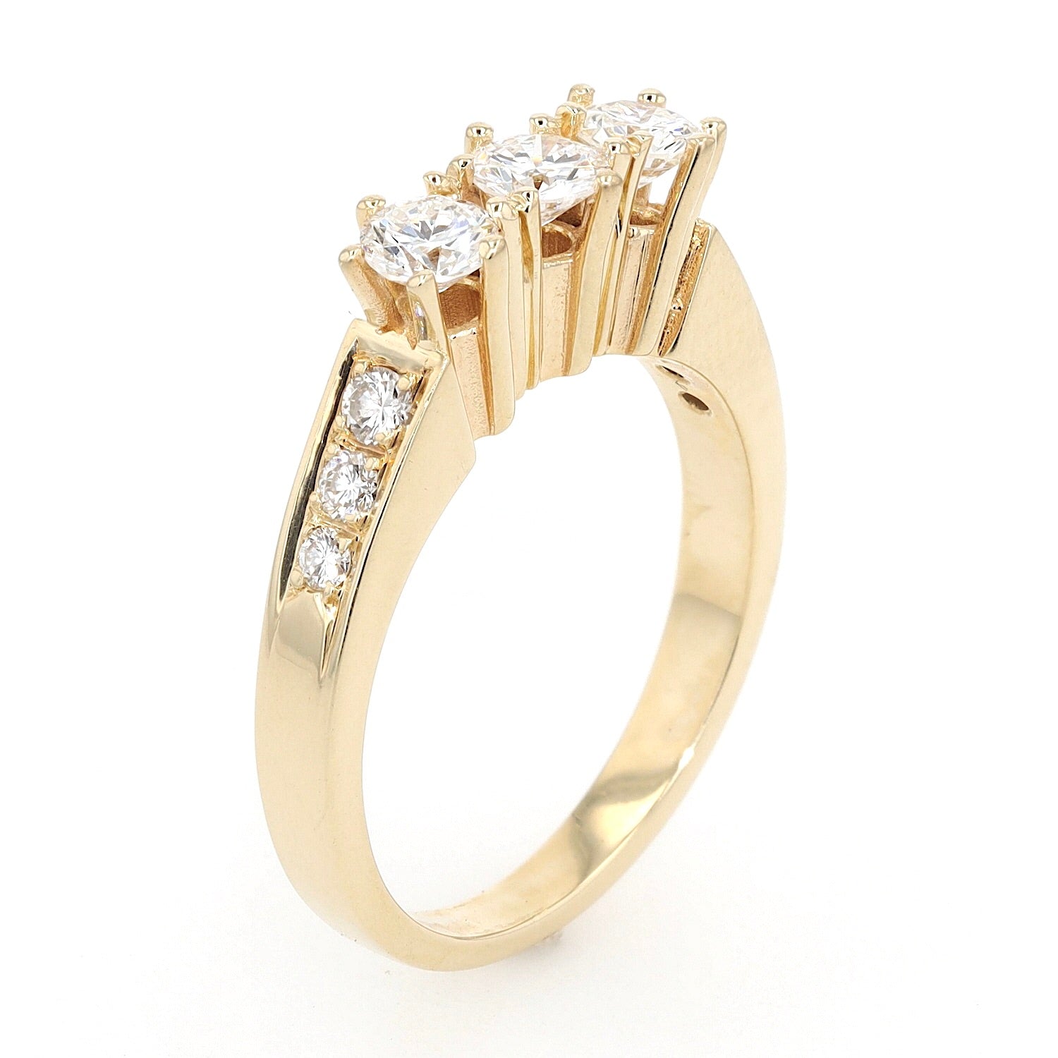 3-stone engagement ring in 585 yellow gold with approx. 0.66 ct brilliants, standing