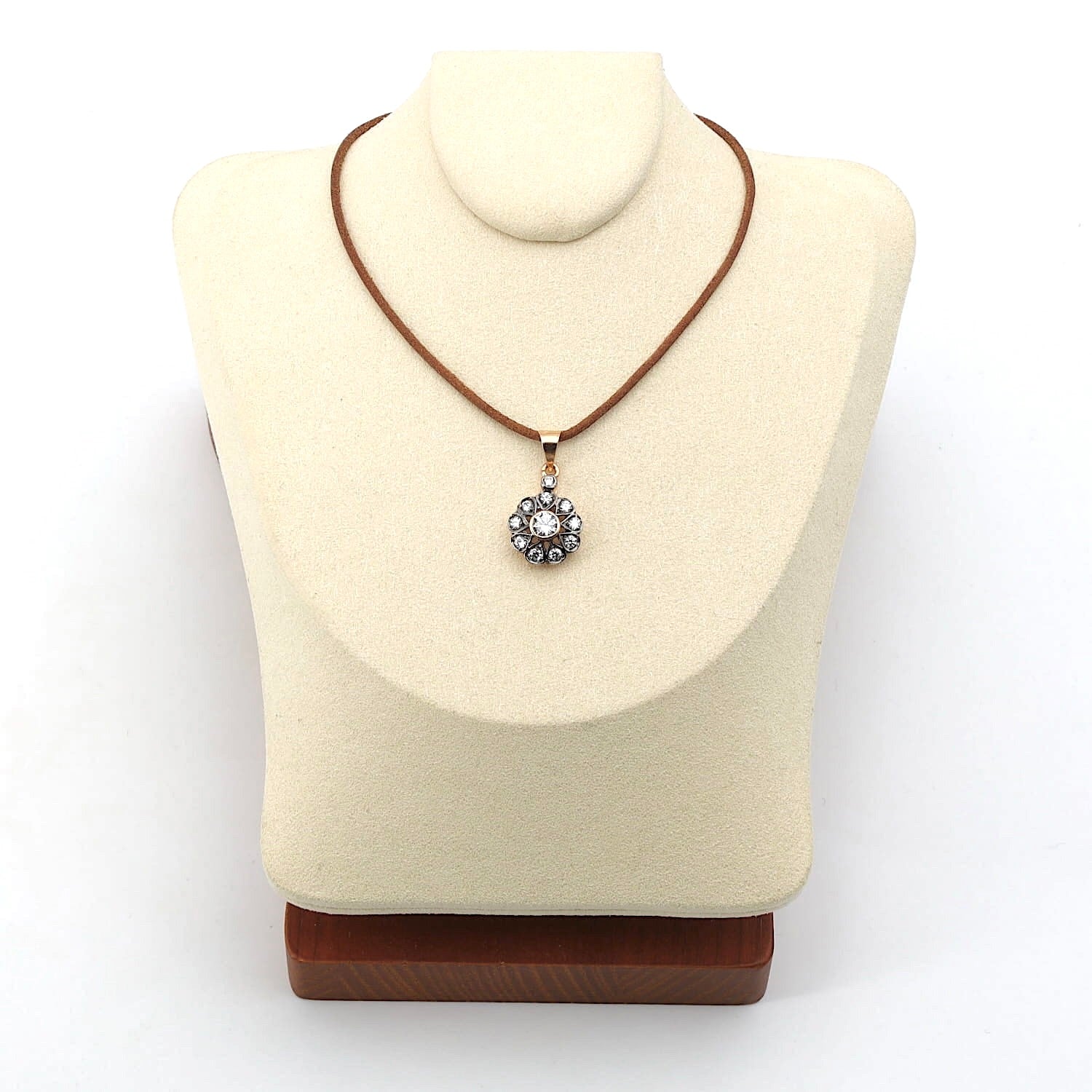 Pendant in 585 rose gold with cubic zirconia, on the bust