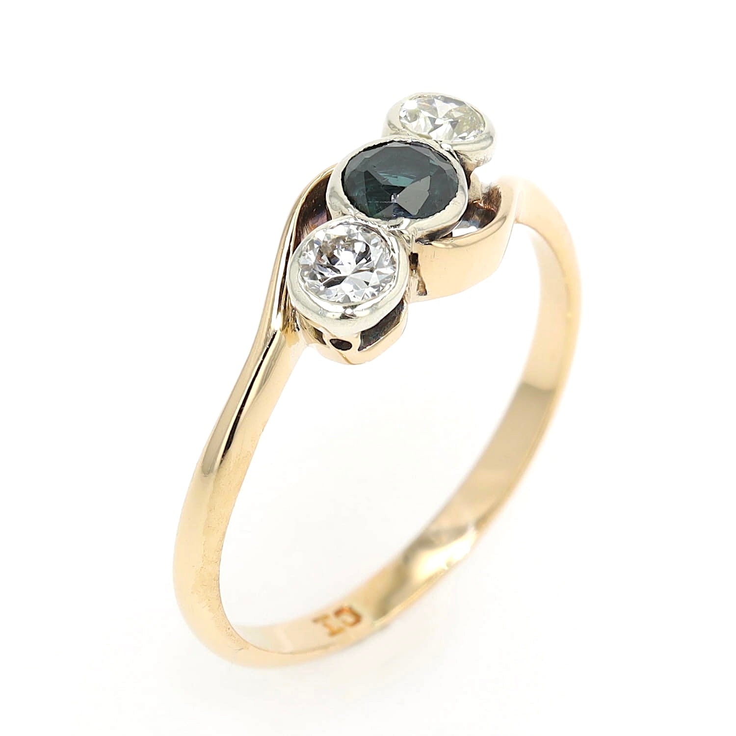 Engagement ring in 750 yellow gold with one sapphire, brilliant and diamond each, standing