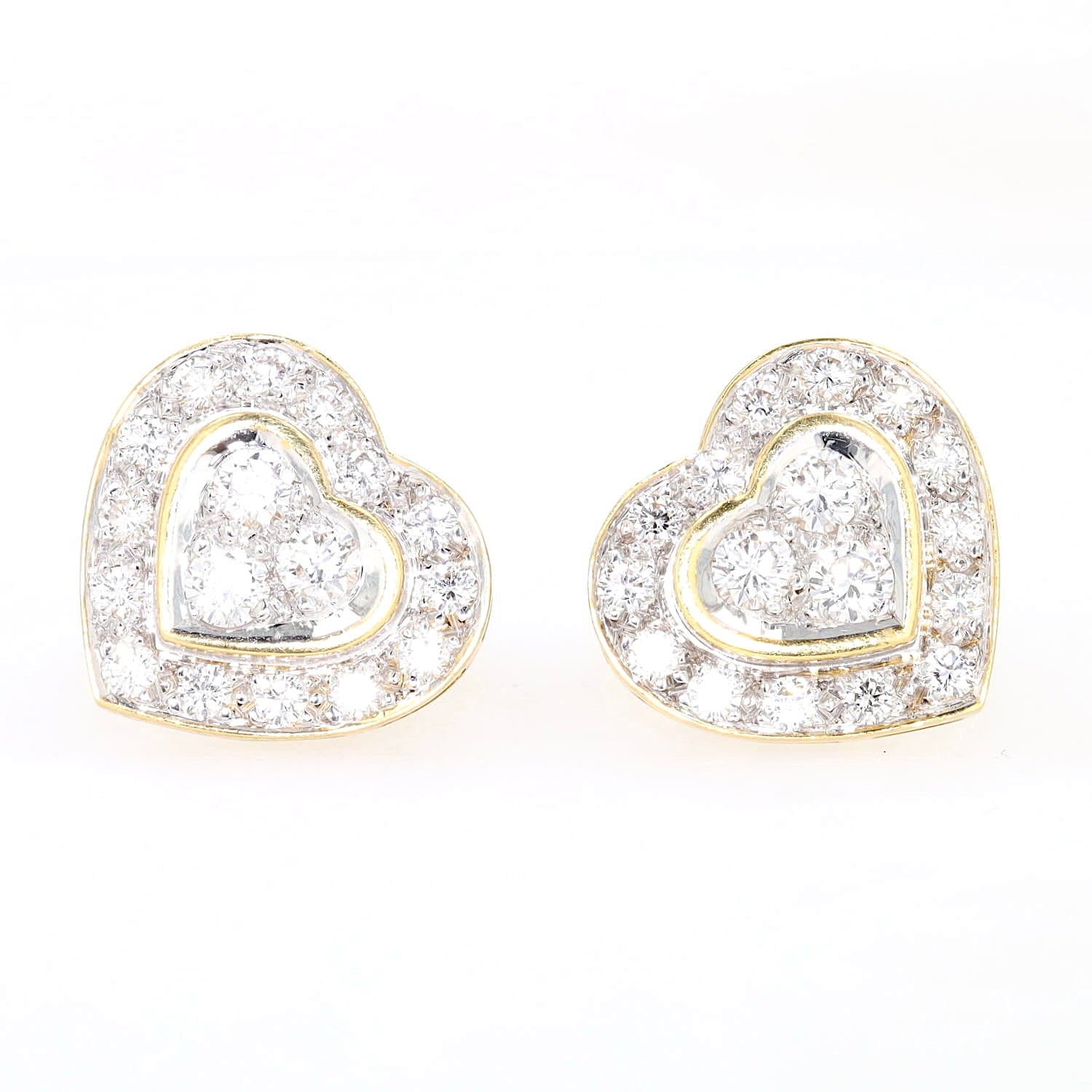 Pair of ear studs in 750 yellow gold with a total of approx. 1.3 ct brilliants, lying frontally