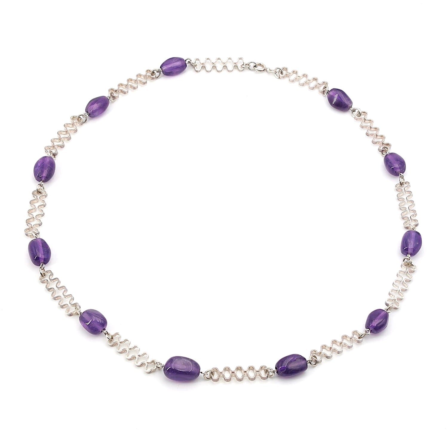 Necklace and bracelet in 835 silver with amethysts, horizontal Top view of single chain