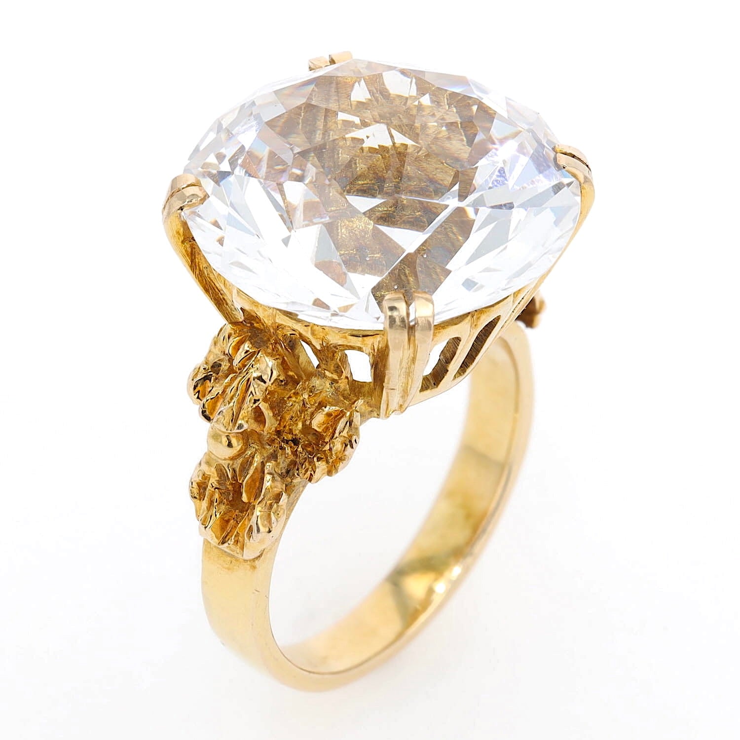 Vintage ring in 750 yellow gold with an approx. 27 ct synthetic spinel, standing