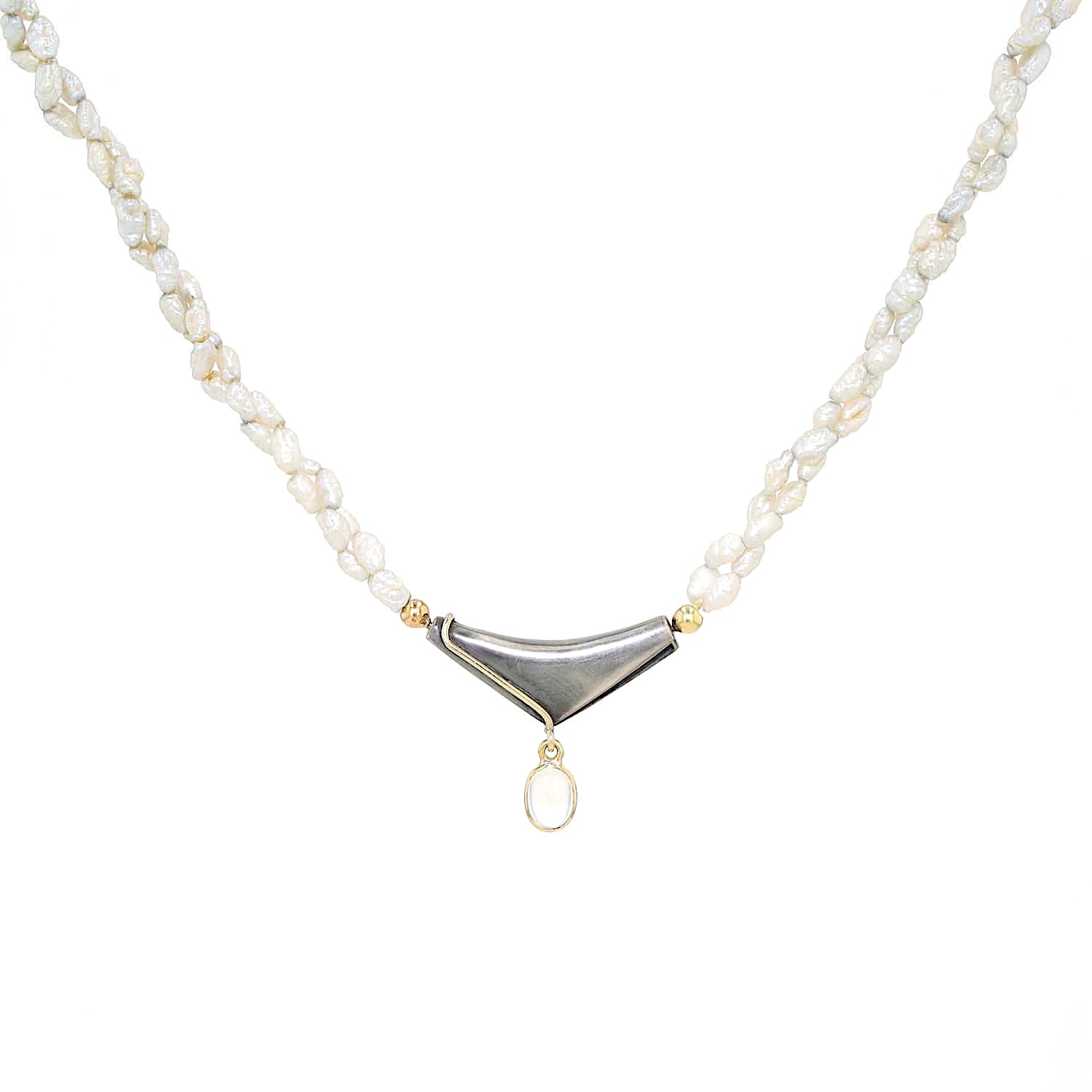 River pearl necklace with a lock made of 925 silver and 750 yellow gold and a pendant with a moonstone, hanging frontally