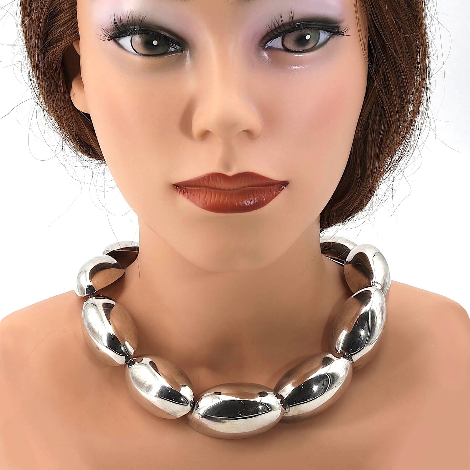 Pomellato necklace in 925 silver, on the bust