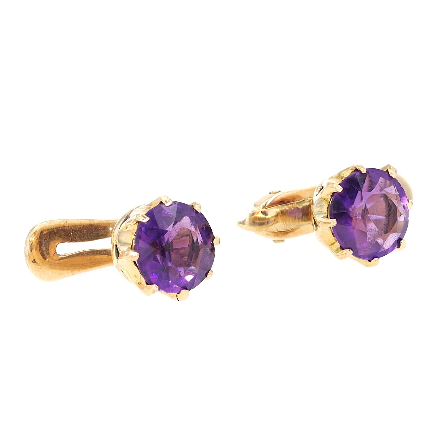 Tuxedo/frack buttons in 585 yellow gold, each with an amethyst, turned horizontally to the right