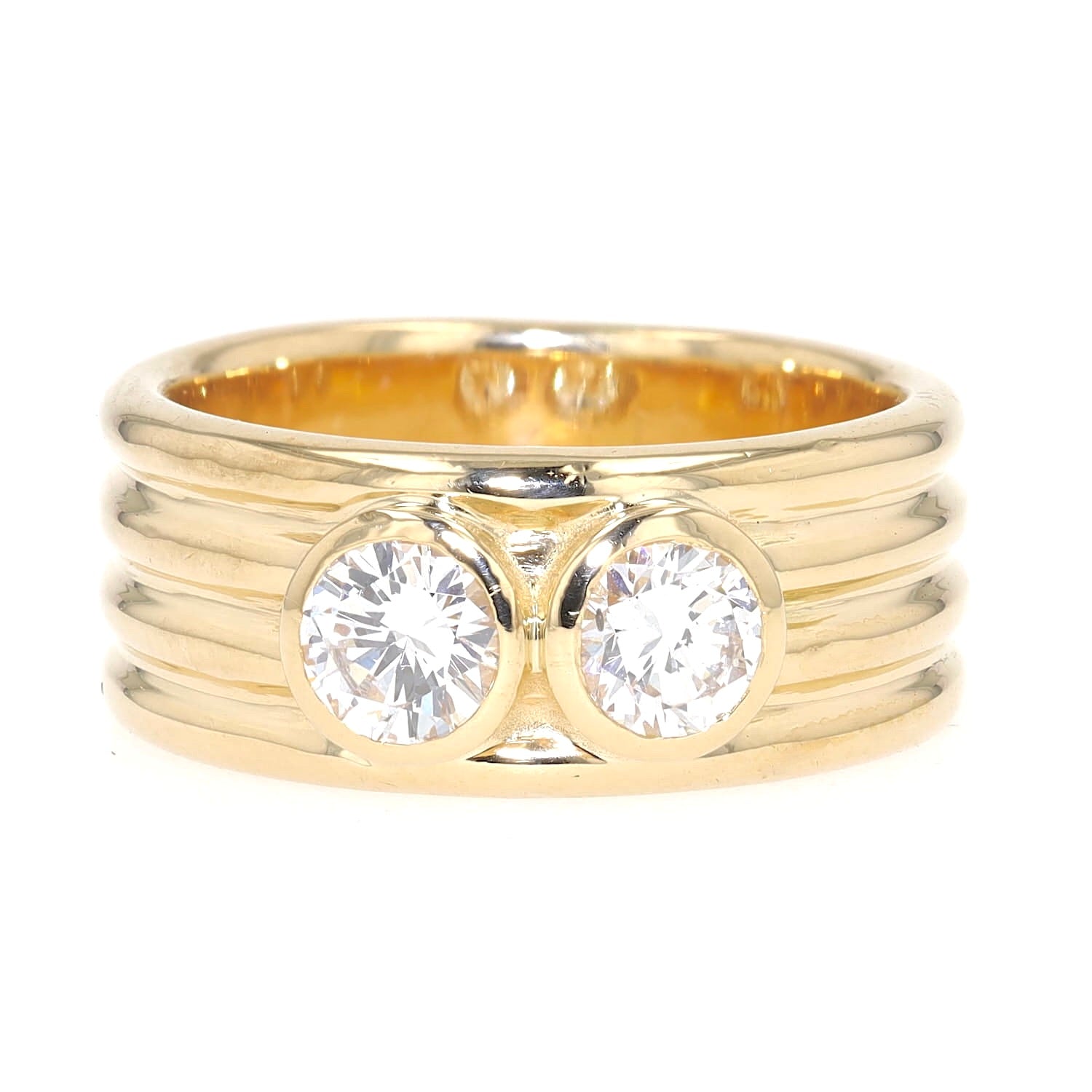 Ring in 750 yellow gold with 2 brilliants of approx. 0.50 ct each, lying frontally