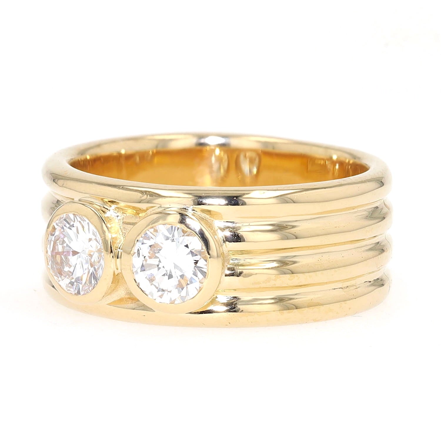 Ring in 750 yellow gold with 2 brilliants of approx. 0.50 ct each, turned horizontally to the left