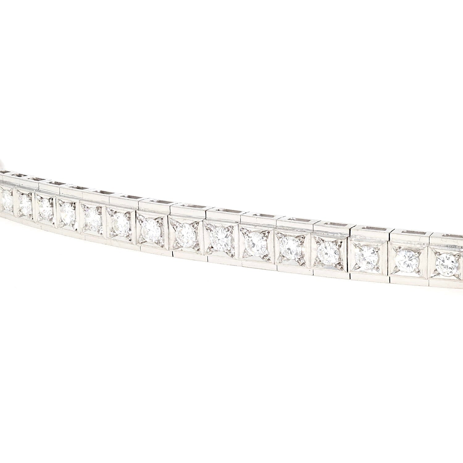 Tennis bracelet in 750 white gold with a total of approx. 3.5 ct brilliants, , lying frontal cut-out close