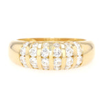 Ring in 750 yellow gold with approx. 0.90 ct brilliants, lying frontal