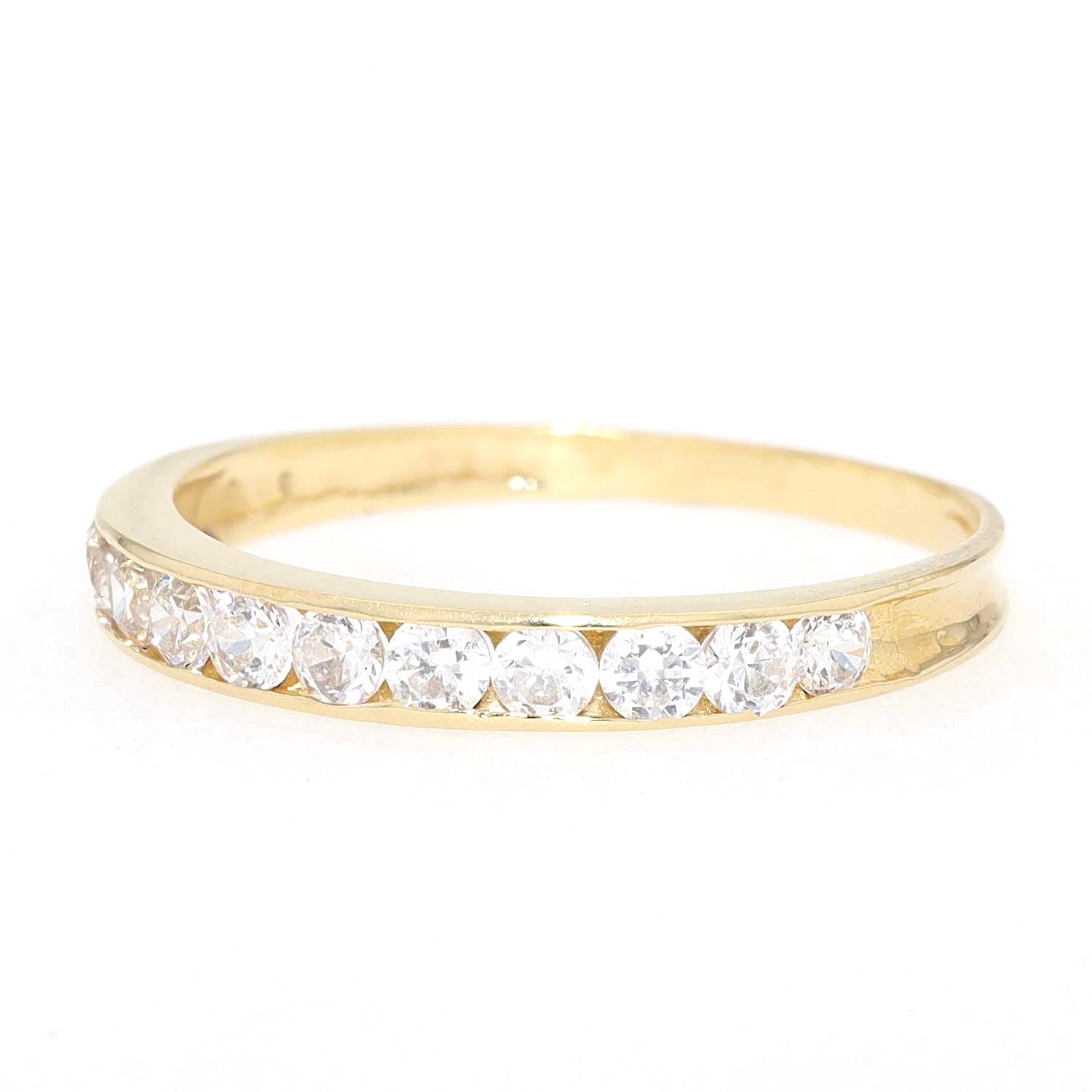 Ring in 750 yellow gold with brilliants, turned horizontally to the left