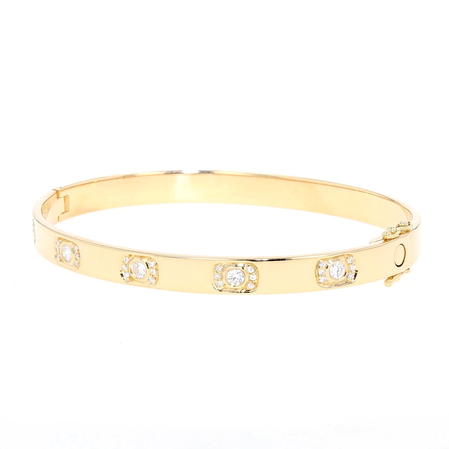 Bangle in 750 yellow gold with a total of approx. 0.60 ct brilliants, turned horizontally to the left