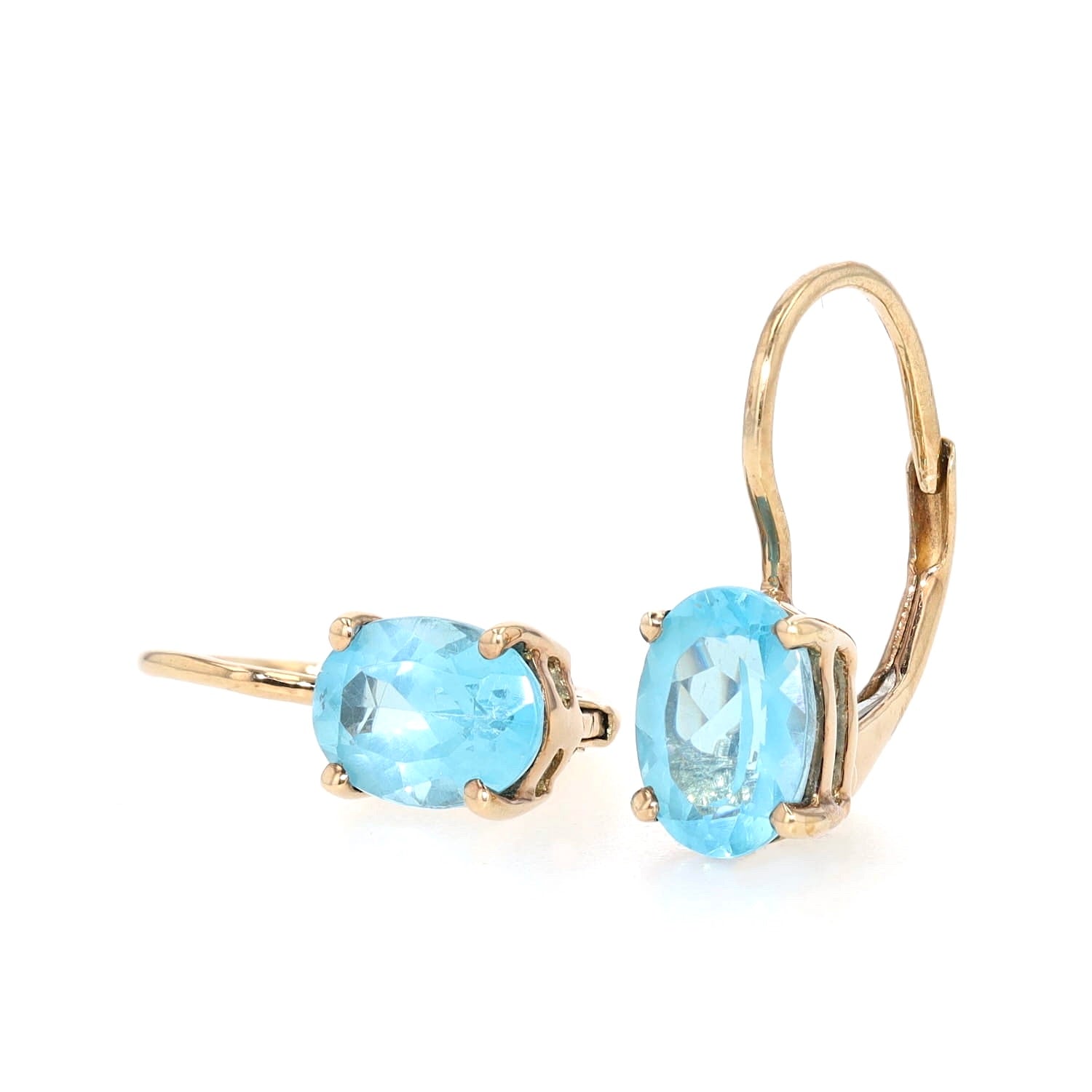 Pair of earrings in 333 yellow gold, each with an apatite, one standing and one lying, turned to the left