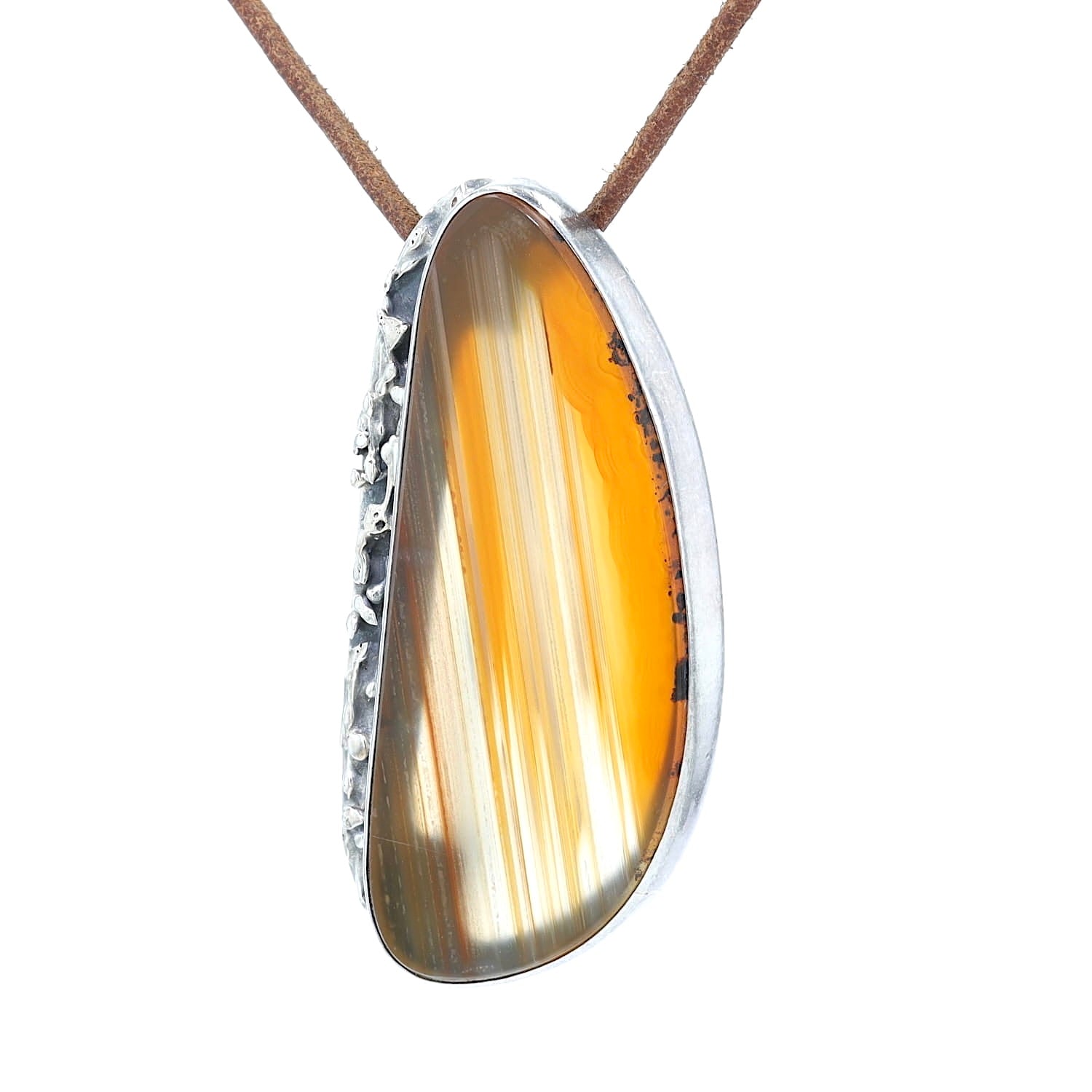 Vintage brooch in 925 silver with an agate, hanging frontally