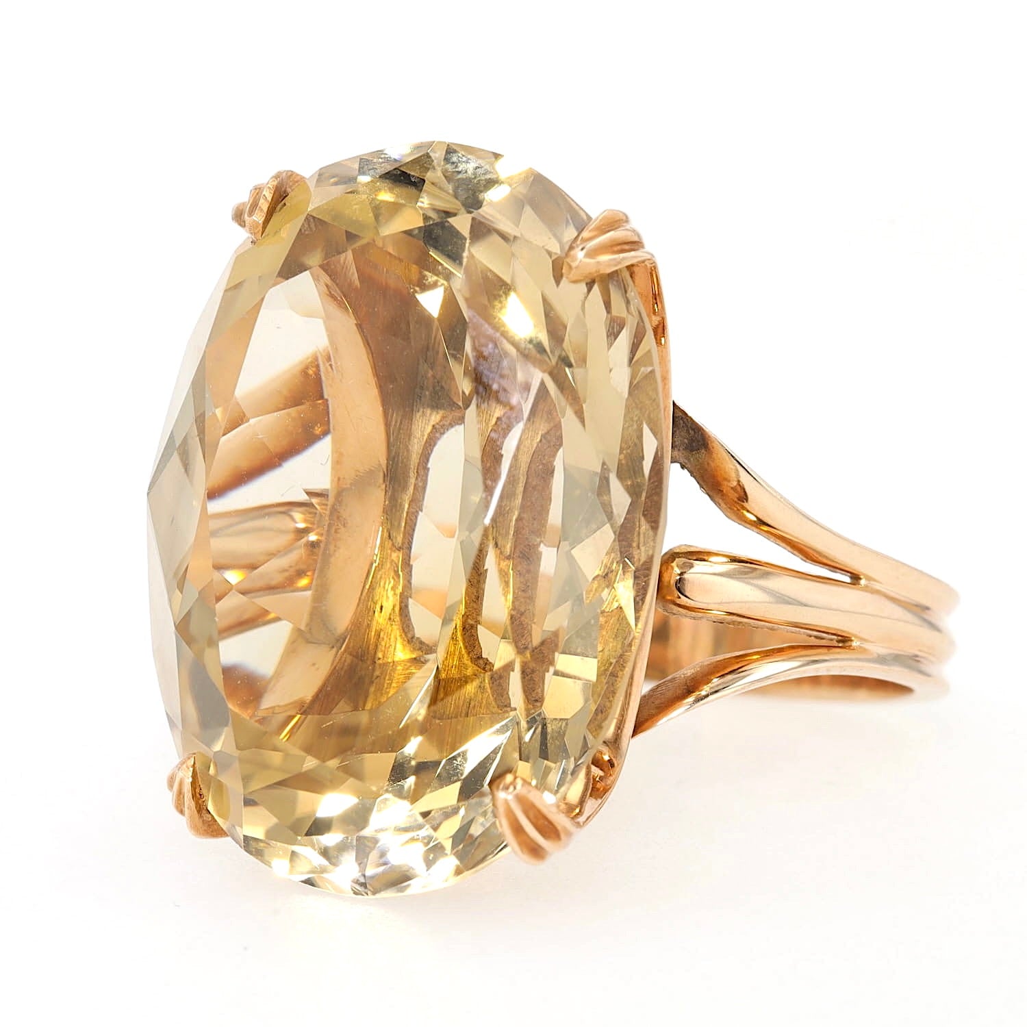 Ring in 585 rose gold with an approx. 40 ct citrine, turned horizontally to the left